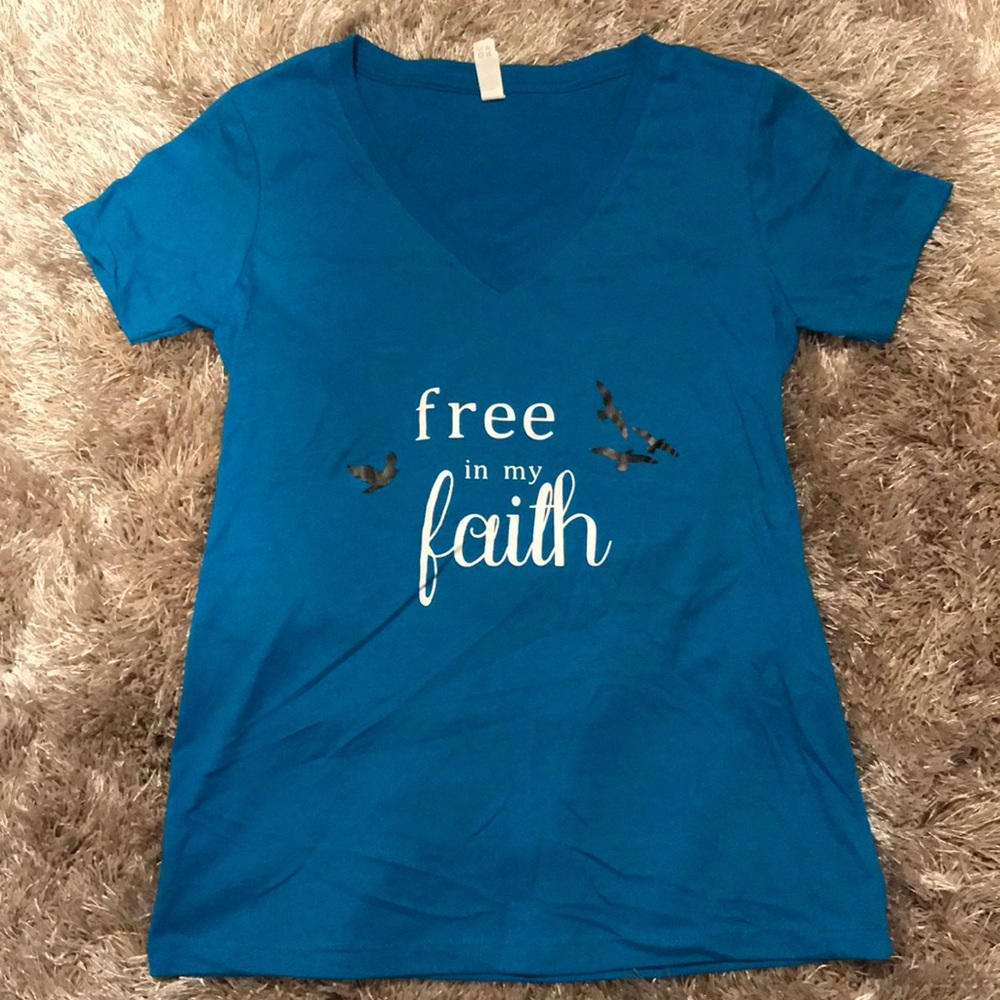 NWOT!! Graphic Tee